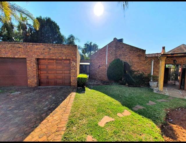 3 BEDROOM HOUSE FOR SALE IN KARENPARK
